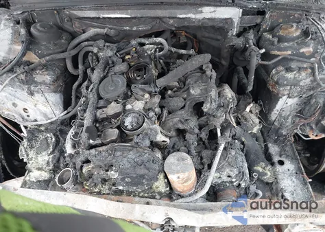 2011 Audi A4 2.0T Premium z USA, uszkodzony, nr VIN WAUBFAFL0BA087083